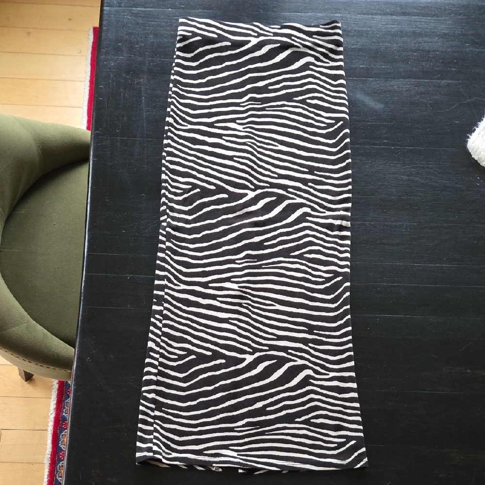 H&M Black and White Zebra Print Pencil Skirt
